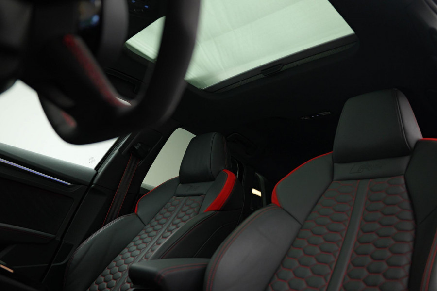 Audi RS3 Sportback 2.5 TFSI quattro |Keramisch|Pano|360|Carbon|HUD|B&O|Memory| Audi RS3 Sportback 2.5 TFSI quattro |Keramisch|Pano|360|Carbon|HUD|B&O|Memory|