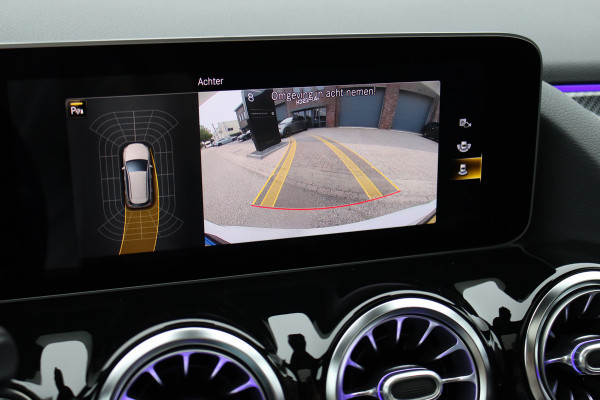 Mercedes-Benz B-Klasse 220 AMG Line Premium+ | Panoramadak | Augmented Reality | Advanced Sound System | Keyless Go | Cruise Control | Stoelverwarming | Dodehoekassistent | Nightpakket |