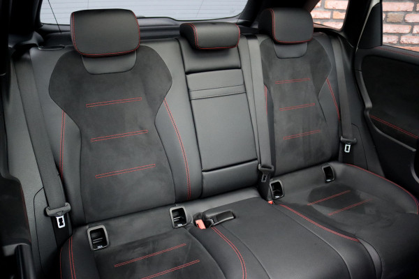 Mercedes-Benz B-Klasse 220 AMG Line Premium+ | Panoramadak | Augmented Reality | Advanced Sound System | Keyless Go | Cruise Control | Stoelverwarming | Dodehoekassistent | Nightpakket |