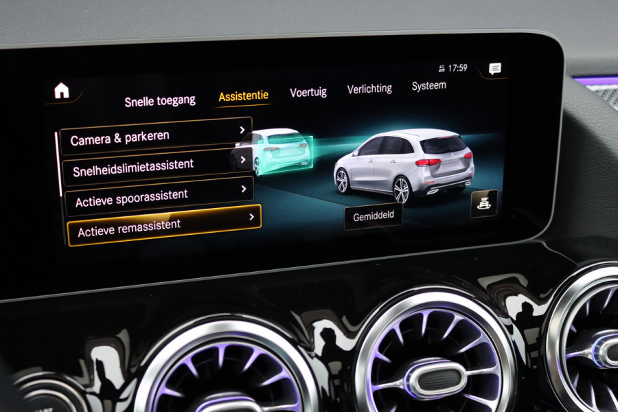 Mercedes-Benz B-Klasse 220 AMG Line Premium+ | Panoramadak | Augmented Reality | Advanced Sound System | Keyless Go | Cruise Control | Stoelverwarming | Dodehoekassistent | Nightpakket |