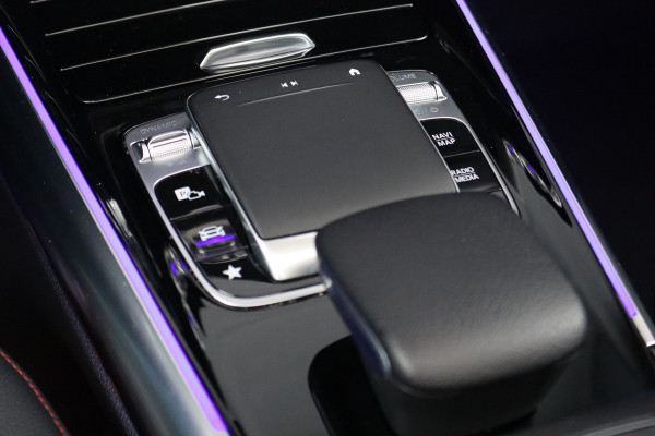 Mercedes-Benz B-Klasse 220 AMG Line Premium+ | Panoramadak | Augmented Reality | Advanced Sound System | Keyless Go | Cruise Control | Stoelverwarming | Dodehoekassistent | Nightpakket |