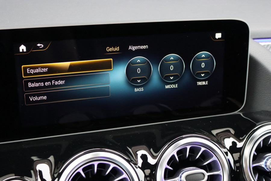 Mercedes-Benz B-Klasse 220 AMG Line Premium+ | Panoramadak | Augmented Reality | Advanced Sound System | Keyless Go | Cruise Control | Stoelverwarming | Dodehoekassistent | Nightpakket |