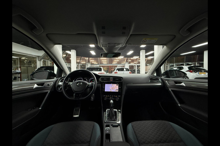 Volkswagen Golf 1.5 TSI Highline IQ | Lane | Camera | ACC | Volkswagen Golf 1.5 TSI Highline IQ | Lane | Camera | ACC |