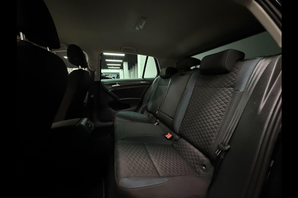 Volkswagen Golf 1.5 TSI Highline IQ | Lane | Camera | ACC | Volkswagen Golf 1.5 TSI Highline IQ | Lane | Camera | ACC |