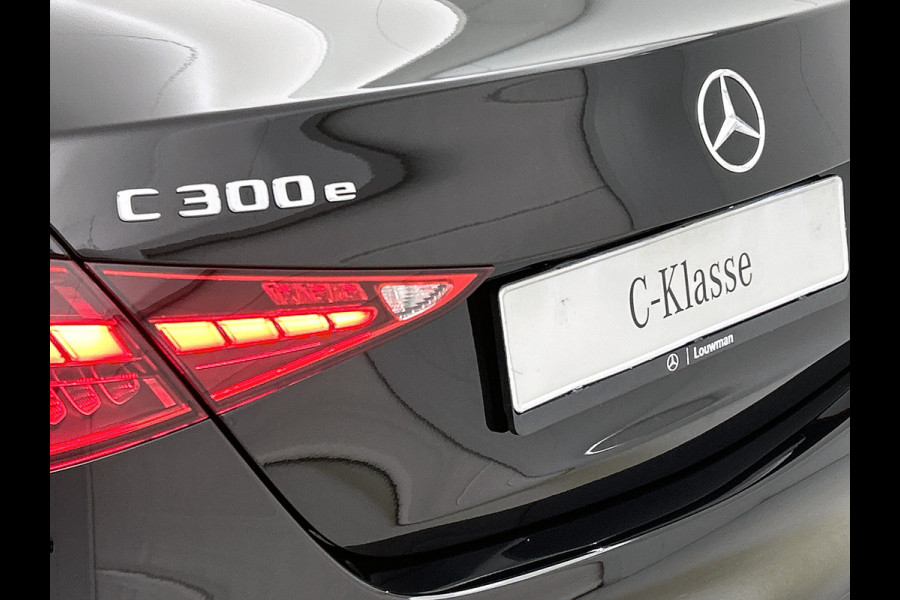 Mercedes-Benz C-Klasse 300 e Business Solution AMG | Multicontourstoelen voor | Burmester® 3D surround sound system | AIR BALANCE pakket | Winter pakket | Stoelventilatie/- verwarming voor | Walnotenhout |