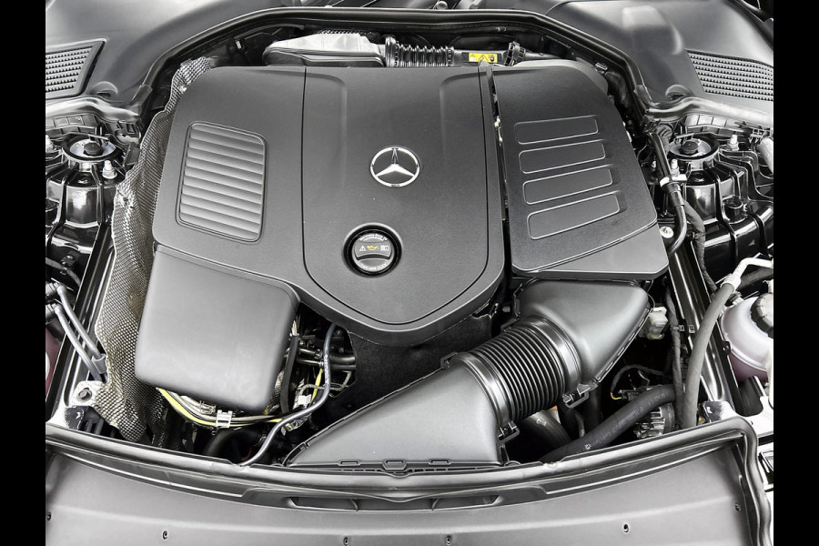 Mercedes-Benz C-Klasse 300 e Business Solution AMG | Multicontourstoelen voor | Burmester® 3D surround sound system | AIR BALANCE pakket | Winter pakket | Stoelventilatie/- verwarming voor | Walnotenhout |