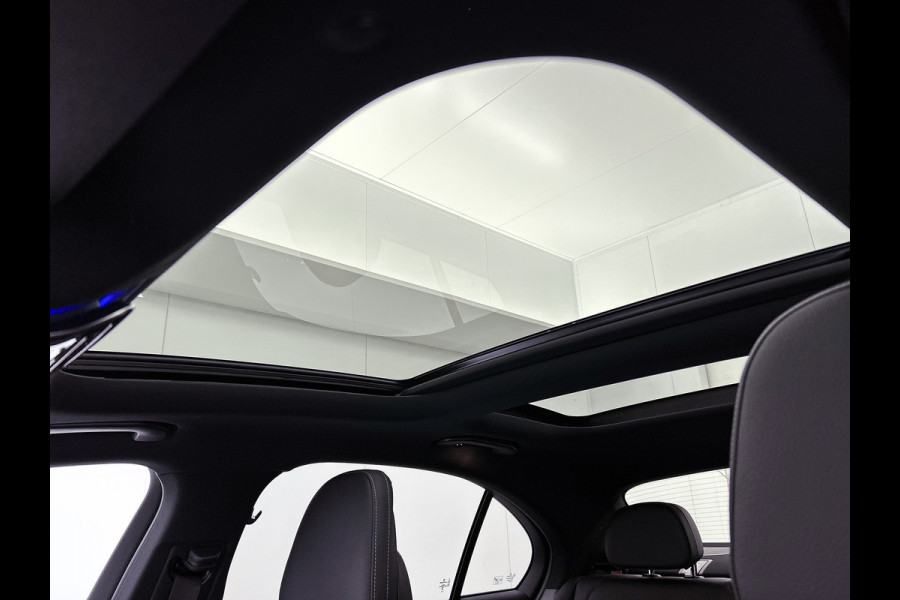 Mercedes-Benz C-Klasse 300 e Business Solution AMG | Multicontourstoelen voor | Burmester® 3D surround sound system | AIR BALANCE pakket | Winter pakket | Stoelventilatie/- verwarming voor | Walnotenhout |
