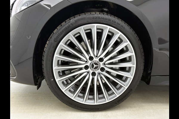 Mercedes-Benz C-Klasse 300 e Business Solution AMG | Multicontourstoelen voor | Burmester® 3D surround sound system | AIR BALANCE pakket | Winter pakket | Stoelventilatie/- verwarming voor | Walnotenhout |