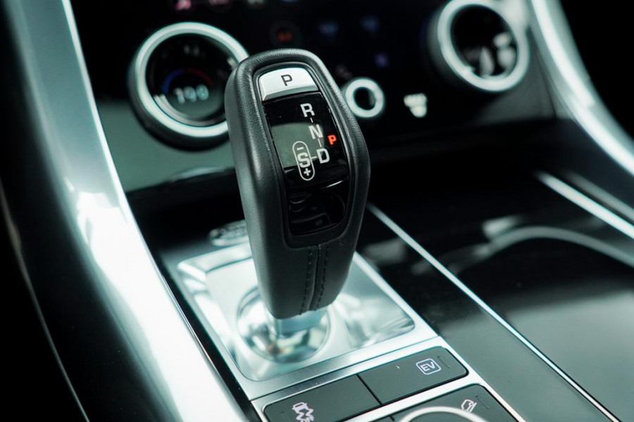Land Rover Range Rover Sport 2.0 P400e Autobiography Dynamic / Pano / Stoelklima + Massage / Trekhaak Land Rover Range Rover Sport 2.0 P400e Autobiography Dynamic / Pano / Stoelklima + Massage / Trekhaak