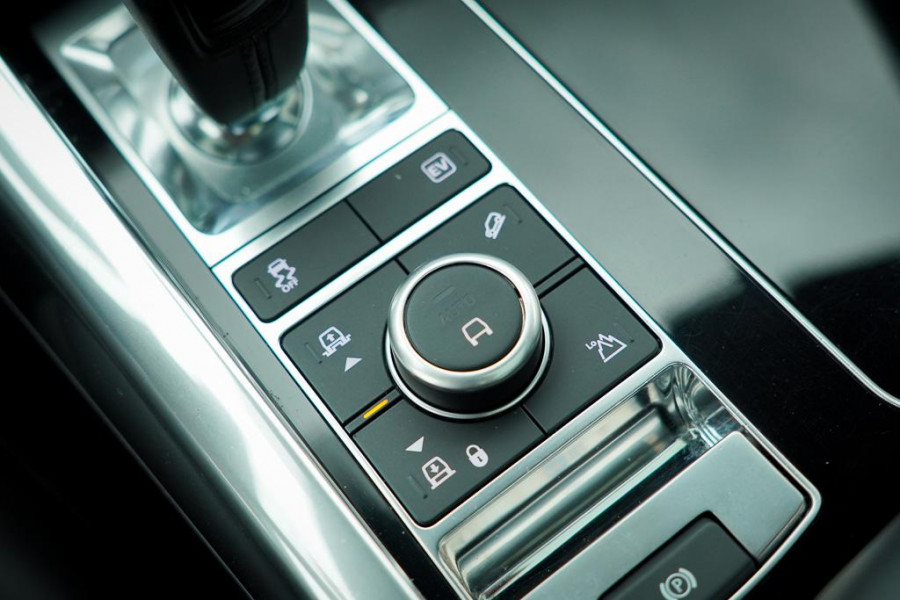 Land Rover Range Rover Sport 2.0 P400e Autobiography Dynamic / Pano / Stoelklima + Massage / Trekhaak Land Rover Range Rover Sport 2.0 P400e Autobiography Dynamic / Pano / Stoelklima + Massage / Trekhaak