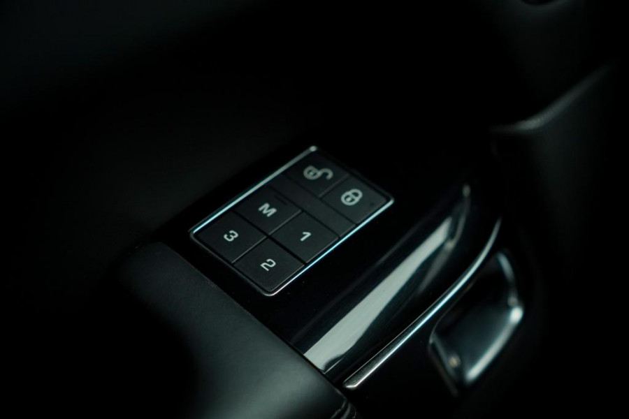 Land Rover Range Rover Sport 2.0 P400e Autobiography Dynamic / Pano / Stoelklima + Massage / Trekhaak Land Rover Range Rover Sport 2.0 P400e Autobiography Dynamic / Pano / Stoelklima + Massage / Trekhaak