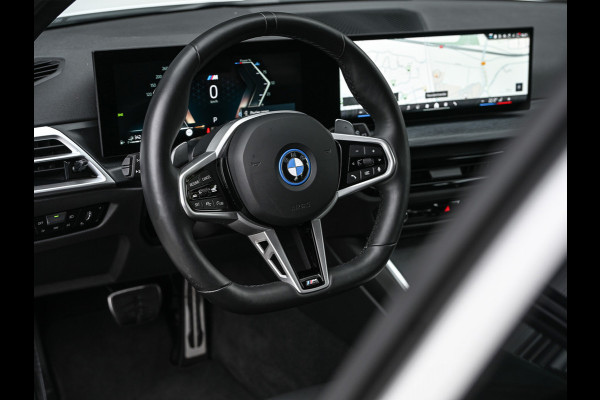 BMW 3 Serie Touring 330e xDrive M-SPORT | FACELIFT | ACCU 19,5 kWh | ACTIVE CRUISE | ELEKTR. TREKHAAK | HIFI AUDIO | SHADOW LINE | CAMERA |