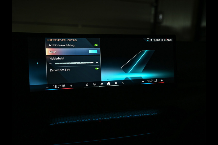 BMW 3 Serie Touring 330e xDrive M-SPORT | FACELIFT | ACCU 19,5 kWh | ACTIVE CRUISE | ELEKTR. TREKHAAK | HIFI AUDIO | SHADOW LINE | CAMERA |