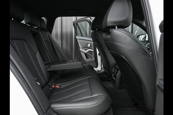 BMW 3 Serie Touring 330e xDrive M-SPORT | FACELIFT | ACCU 19,5 kWh | ACTIVE CRUISE | ELEKTR. TREKHAAK | HIFI AUDIO | SHADOW LINE | CAMERA |
