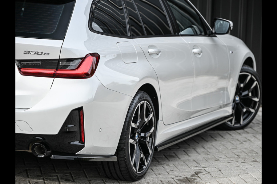 BMW 3 Serie Touring 330e xDrive M-SPORT | FACELIFT | ACCU 19,5 kWh | ACTIVE CRUISE | ELEKTR. TREKHAAK | HIFI AUDIO | SHADOW LINE | CAMERA |