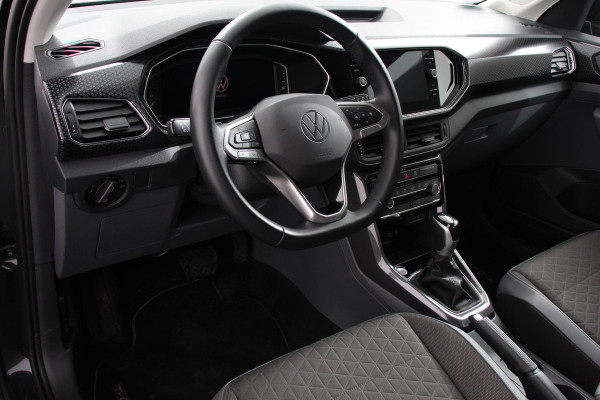 Volkswagen T-Cross 1.5 TSI DSG Style Team Navigatie Apple Carplay/Android Auto Adaptive cruise control Parkeersensoren Camera Stoelverwarming Virtual Cockpit Keyless Entry Lane assist Privacy glas