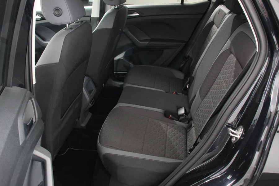 Volkswagen T-Cross 1.5 TSI DSG Style Team Navigatie Apple Carplay/Android Auto Adaptive cruise control Parkeersensoren Camera Stoelverwarming Virtual Cockpit Keyless Entry Lane assist Privacy glas