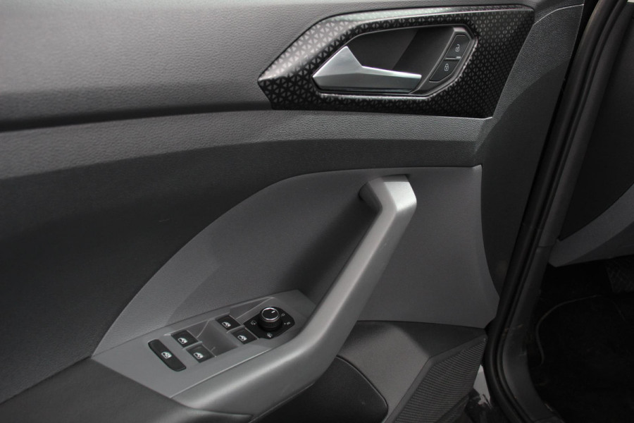 Volkswagen T-Cross 1.5 TSI DSG Style Team Navigatie Apple Carplay/Android Auto Adaptive cruise control Parkeersensoren Camera Stoelverwarming Virtual Cockpit Keyless Entry Lane assist Privacy glas