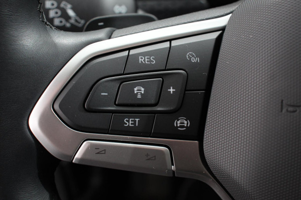 Volkswagen T-Cross 1.5 TSI DSG Style Team Navigatie Apple Carplay/Android Auto Adaptive cruise control Parkeersensoren Camera Stoelverwarming Virtual Cockpit Keyless Entry Lane assist Privacy glas