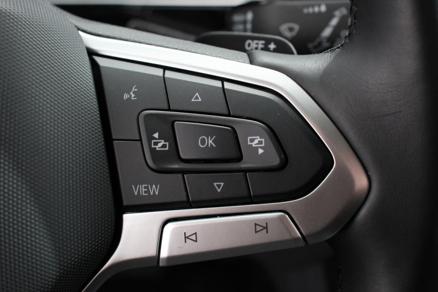 Volkswagen T-Cross 1.5 TSI DSG Style Team Navigatie Apple Carplay/Android Auto Adaptive cruise control Parkeersensoren Camera Stoelverwarming Virtual Cockpit Keyless Entry Lane assist Privacy glas