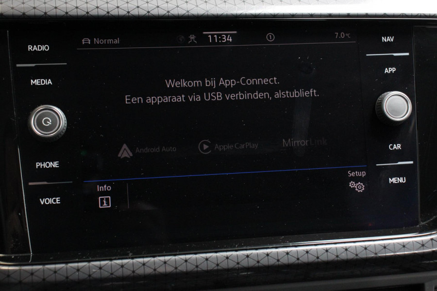 Volkswagen T-Cross 1.5 TSI DSG Style Team Navigatie Apple Carplay/Android Auto Adaptive cruise control Parkeersensoren Camera Stoelverwarming Virtual Cockpit Keyless Entry Lane assist Privacy glas