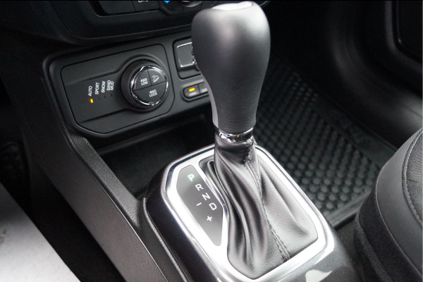 Jeep Renegade 4xe 240 Plug-in Hybrid Electric S │19'' velgen│Clima│Cruise│Camera│CarPlay