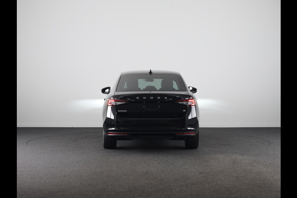 Škoda Superb Business Edition PHEV 1.5 TSI 204 pk 6 versn. DSG | Trekhaak wegklapbaar | Chrome pakket | 18 inch lichtmetalen velgen