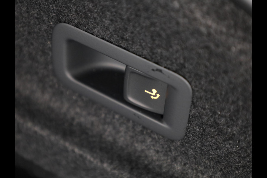 Škoda Superb Business Edition PHEV 1.5 TSI 204 pk 6 versn. DSG | Trekhaak wegklapbaar | Chrome pakket | 18 inch lichtmetalen velgen