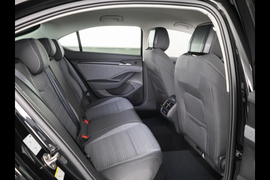 Škoda Superb Business Edition PHEV 1.5 TSI 204 pk 6 versn. DSG | Trekhaak wegklapbaar | Chrome pakket | 18 inch lichtmetalen velgen