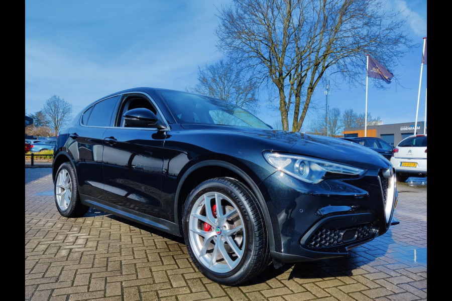 Alfa Romeo Stelvio 2.0 T AWD First Edition Tuned by Squadra