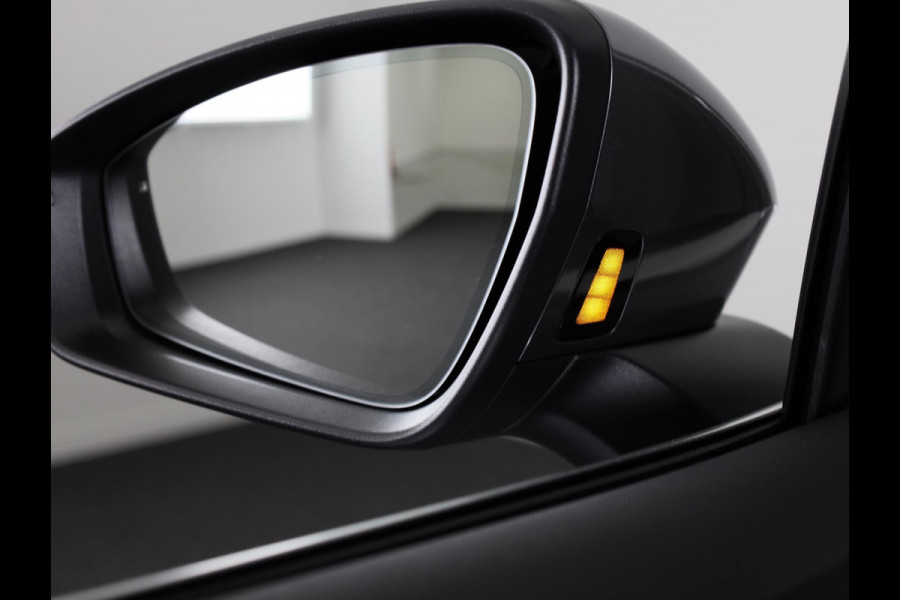 Škoda Elroq 85 Business Edition Tour 286 pk | Business Upgrade Pakket - CLEVER | Wegklapbare trekhaak | Bagage scheidingsnet Škoda Elroq 85 Business Edition Tour 286 pk | Business Upgrade Pakket - CLEVER | Wegklapbare trekhaak | Bagage scheidingsnet