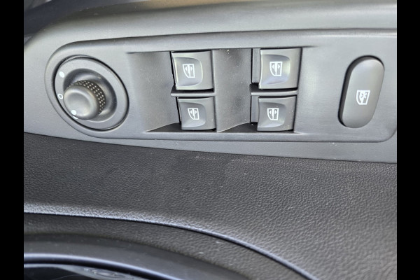 Renault Captur 0.9 TCe Expression | 2E EIGENAAR | 12 MND GARANTIE | AIRCO | CRUISE | Renault Captur 0.9 TCe Expression | 2E EIGENAAR | 12 MND GARANTIE | AIRCO | CRUISE |