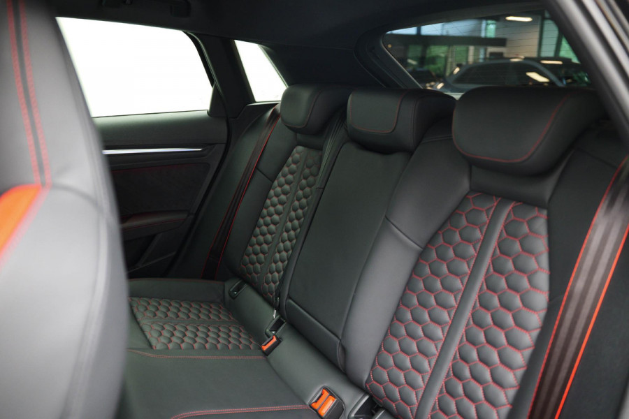 Audi RS3 Sportback 2.5 TFSI quattro |Keramisch|Pano|360|Carbon|HUD|B&O|Memory| Audi RS3 Sportback 2.5 TFSI quattro |Keramisch|Pano|360|Carbon|HUD|B&O|Memory|