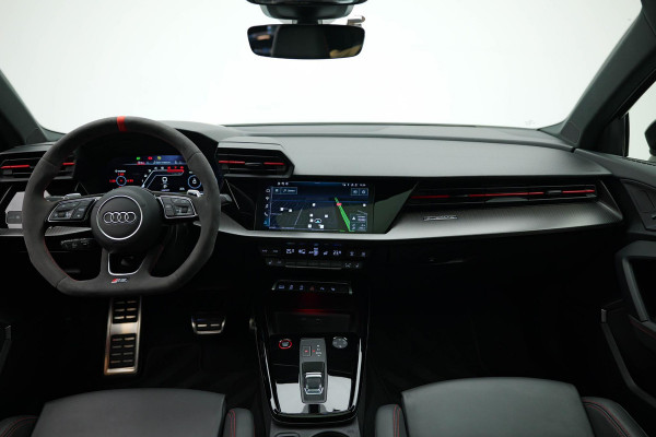 Audi RS3 Sportback 2.5 TFSI quattro |Keramisch|Pano|360|Carbon|HUD|B&O|Memory| Audi RS3 Sportback 2.5 TFSI quattro |Keramisch|Pano|360|Carbon|HUD|B&O|Memory|