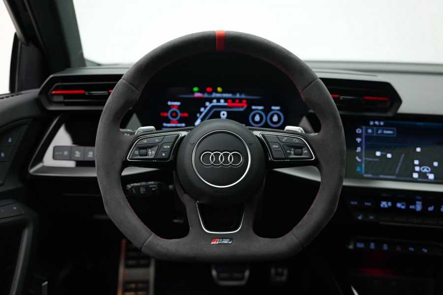 Audi RS3 Sportback 2.5 TFSI quattro |Keramisch|Pano|360|Carbon|HUD|B&O|Memory| Audi RS3 Sportback 2.5 TFSI quattro |Keramisch|Pano|360|Carbon|HUD|B&O|Memory|