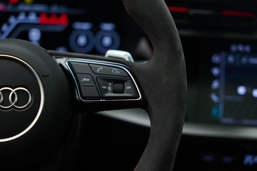 Audi RS3 Sportback 2.5 TFSI quattro |Keramisch|Pano|360|Carbon|HUD|B&O|Memory| Audi RS3 Sportback 2.5 TFSI quattro |Keramisch|Pano|360|Carbon|HUD|B&O|Memory|
