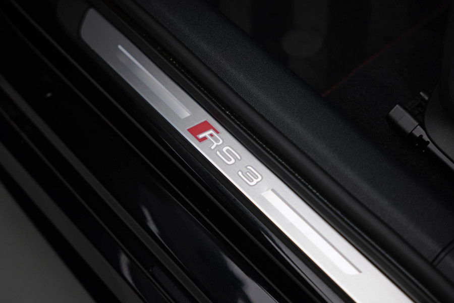 Audi RS3 Sportback 2.5 TFSI quattro |Keramisch|Pano|360|Carbon|HUD|B&O|Memory| Audi RS3 Sportback 2.5 TFSI quattro |Keramisch|Pano|360|Carbon|HUD|B&O|Memory|