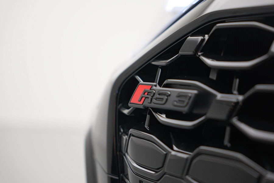 Audi RS3 Sportback 2.5 TFSI quattro |Keramisch|Pano|360|Carbon|HUD|B&O|Memory| Audi RS3 Sportback 2.5 TFSI quattro |Keramisch|Pano|360|Carbon|HUD|B&O|Memory|