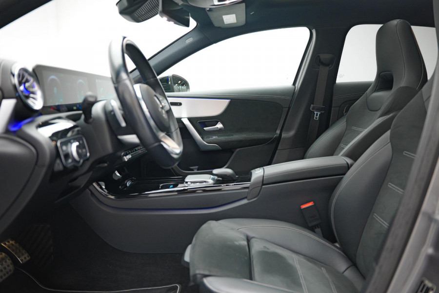 Mercedes-Benz A-Klasse 250 e AMG Line |Pano|Dodehoek|Draadloos Laden| Mercedes-Benz A-Klasse 250 e AMG Line |Pano|Dodehoek|Draadloos Laden|