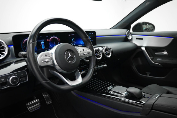 Mercedes-Benz A-Klasse 250 e AMG Line |Pano|Dodehoek|Draadloos Laden| Mercedes-Benz A-Klasse 250 e AMG Line |Pano|Dodehoek|Draadloos Laden|