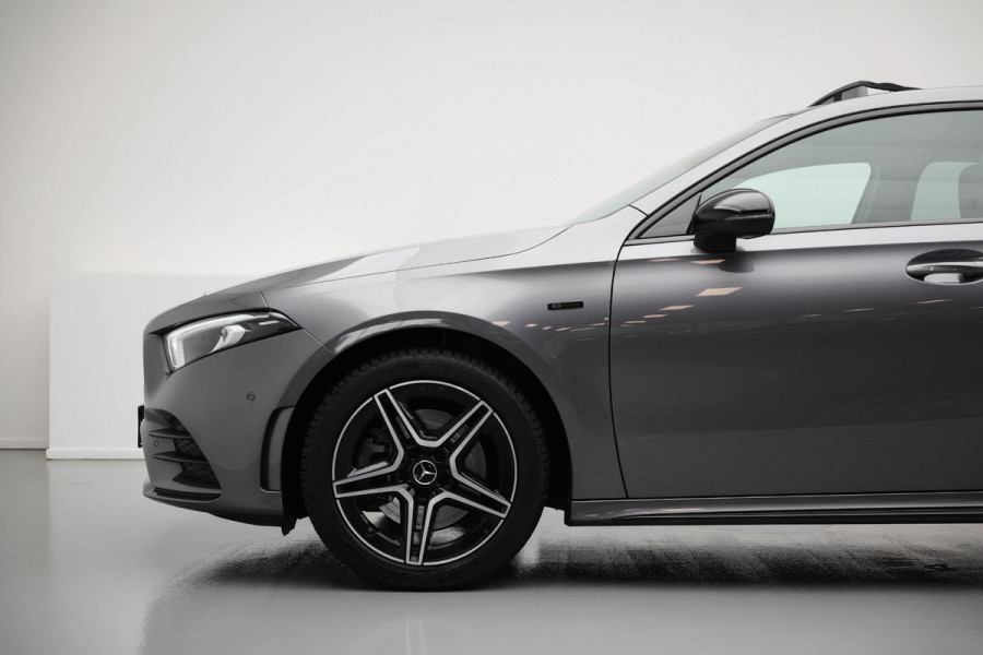 Mercedes-Benz A-Klasse 250 e AMG Line |Pano|Dodehoek|Draadloos Laden| Mercedes-Benz A-Klasse 250 e AMG Line |Pano|Dodehoek|Draadloos Laden|