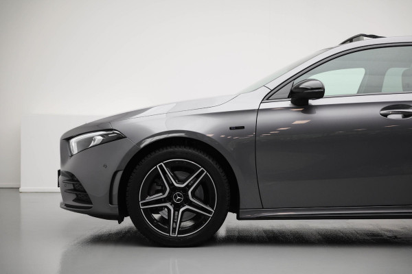 Mercedes-Benz A-Klasse 250 e AMG Line |Pano|Dodehoek|Draadloos Laden| Mercedes-Benz A-Klasse 250 e AMG Line |Pano|Dodehoek|Draadloos Laden|