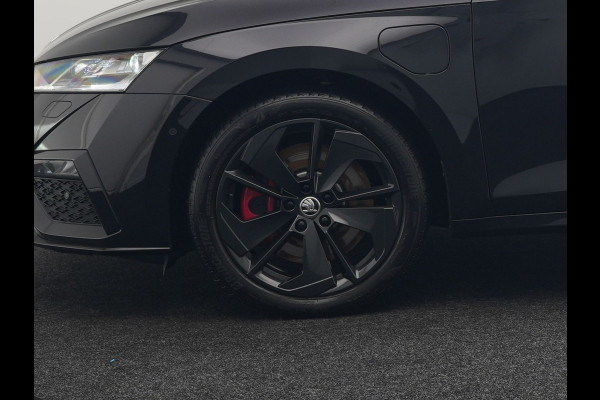 Škoda Octavia 1.4 TSI RS iV Plug In Hybrid 245pk Dealer O.H. PHEV | Panodak | Head Up | Adaptive Cruise | Apple Carplay | Canton Audio | Crystal LED | RS Sportstoelen Verwarmd | Keyless | Front & Lane Assist | Sportstuur Verwarmd | Navigatie | DAB |