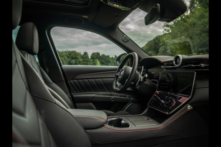 Maserati Grecale 3.0 V6 Trofeo 530pk | Pano-dak | Sonus Faber | Stoelventilatie | Luchtvering Maserati Grecale 3.0 V6 Trofeo 530pk | Pano-dak | Sonus Faber | Stoelventilatie | Luchtvering