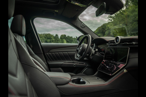 Maserati Grecale 3.0 V6 Trofeo 530pk | Pano-dak | Sonus Faber | Stoelventilatie | Luchtvering Maserati Grecale 3.0 V6 Trofeo 530pk | Pano-dak | Sonus Faber | Stoelventilatie | Luchtvering
