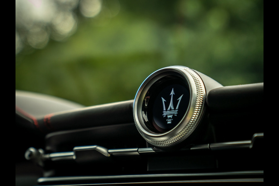 Maserati Grecale 3.0 V6 Trofeo 530pk | Pano-dak | Sonus Faber | Stoelventilatie | Luchtvering Maserati Grecale 3.0 V6 Trofeo 530pk | Pano-dak | Sonus Faber | Stoelventilatie | Luchtvering