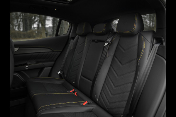 Maserati Grecale 3.0 V6 Trofeo 530pk | Full option! | Carbon ext. + int. | Sonus Faber | Pano-dak | Stoelkoeling | Adapt. cruise Maserati Grecale 3.0 V6 Trofeo 530pk | Full option! | Carbon ext. + int. | Sonus Faber | Pano-dak | Stoelkoeling | Adapt. cruise