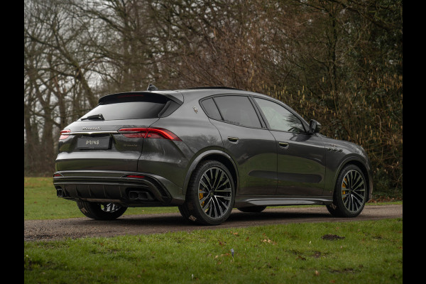 Maserati Grecale 3.0 V6 Trofeo 530pk | Full option! | Carbon ext. + int. | Sonus Faber | Pano-dak | Stoelkoeling | Adapt. cruise Maserati Grecale 3.0 V6 Trofeo 530pk | Full option! | Carbon ext. + int. | Sonus Faber | Pano-dak | Stoelkoeling | Adapt. cruise