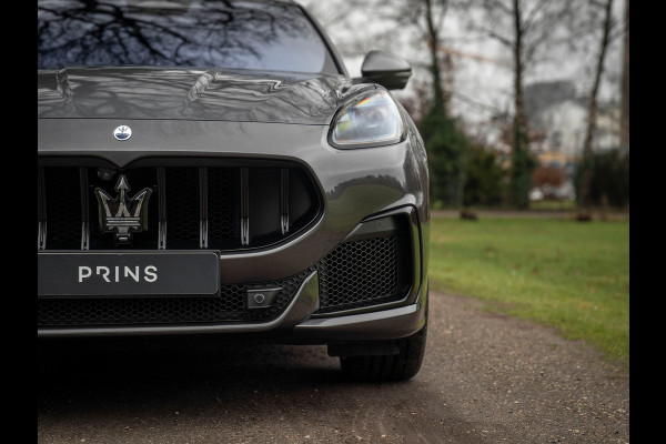 Maserati Grecale 3.0 V6 Trofeo 530pk | Full option! | Carbon ext. + int. | Sonus Faber | Pano-dak | Stoelkoeling | Adapt. cruise Maserati Grecale 3.0 V6 Trofeo 530pk | Full option! | Carbon ext. + int. | Sonus Faber | Pano-dak | Stoelkoeling | Adapt. cruise