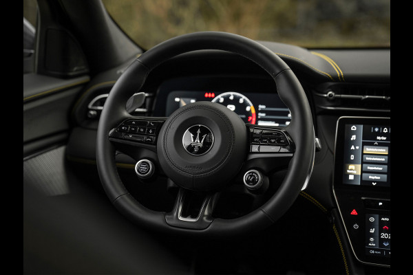 Maserati Grecale 3.0 V6 Trofeo 530pk | Full option! | Carbon ext. + int. | Sonus Faber | Pano-dak | Stoelkoeling | Adapt. cruise Maserati Grecale 3.0 V6 Trofeo 530pk | Full option! | Carbon ext. + int. | Sonus Faber | Pano-dak | Stoelkoeling | Adapt. cruise